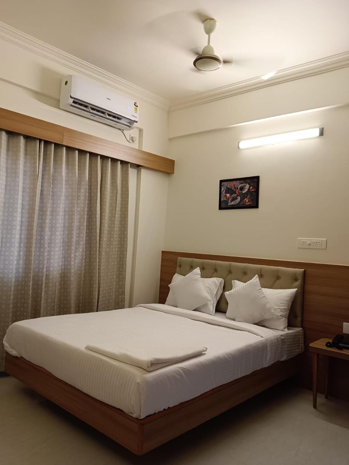 Krishna Inn Bangalore Exteriör bild