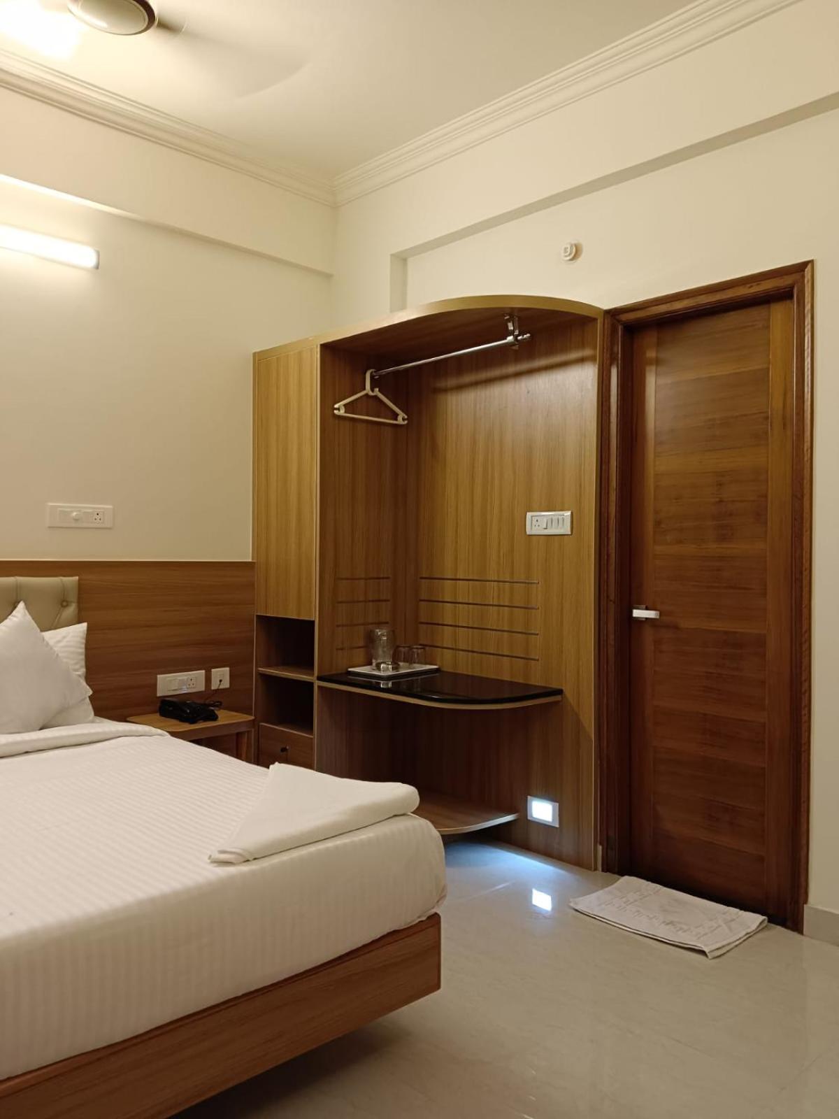 Krishna Inn Bangalore Exteriör bild